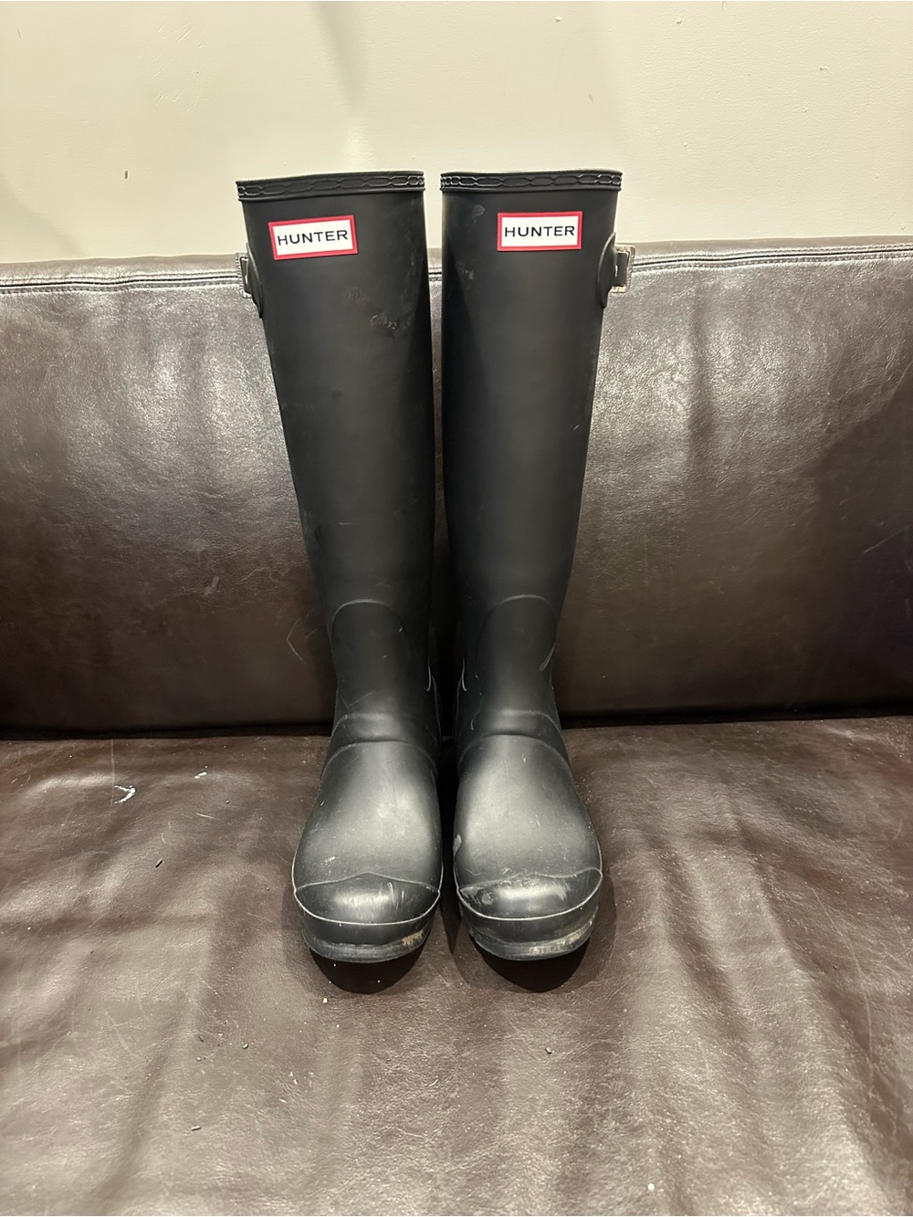 Hunter Tall Matte Black Rubber Rain Boots - show wear sz 7